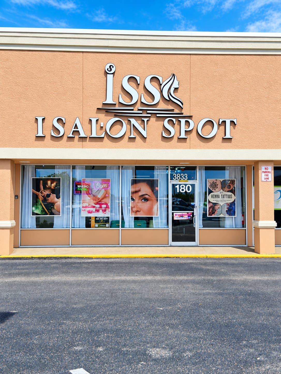The I Salon Spot storefront on Cleveland Avenue in Fort Myers